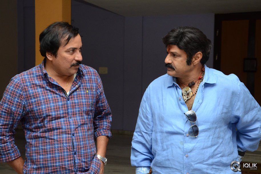Balakrishna-Watched-Krishna-Gadi-Veera-Prema-Gaadha